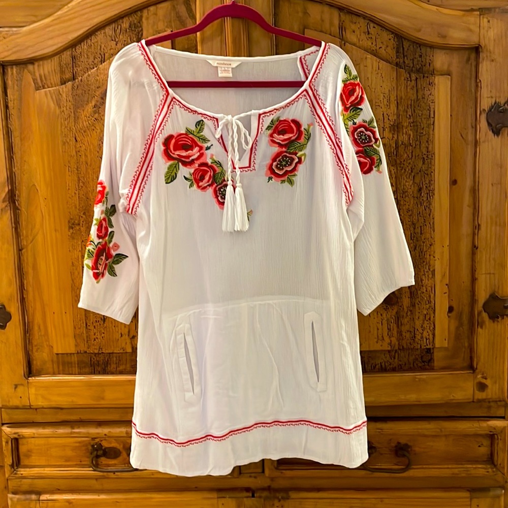 Sundance dress or swimsuit cover w/ stitched flowers size L